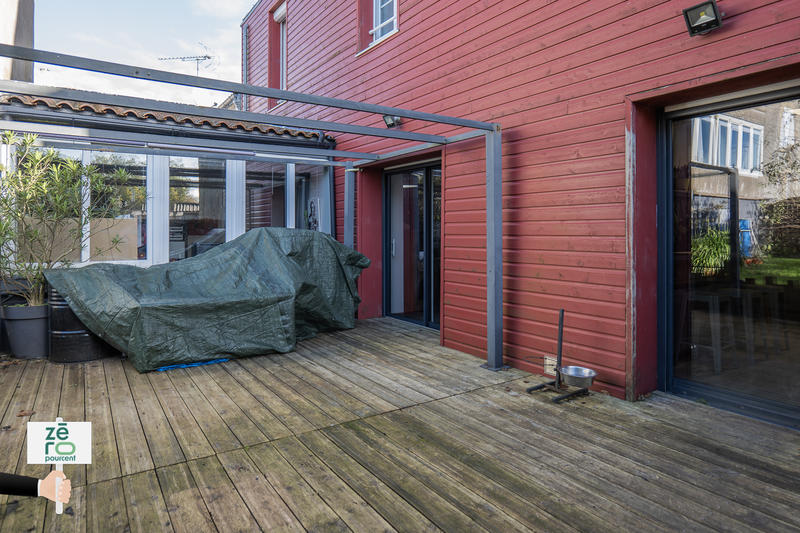 Maison - 230 m² - 10 pièces