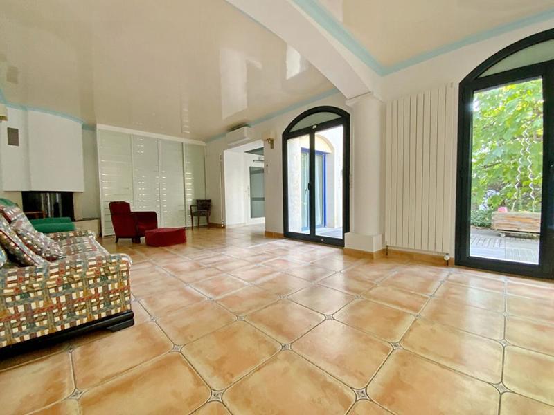 Maison - 200 m² - 6 pièces