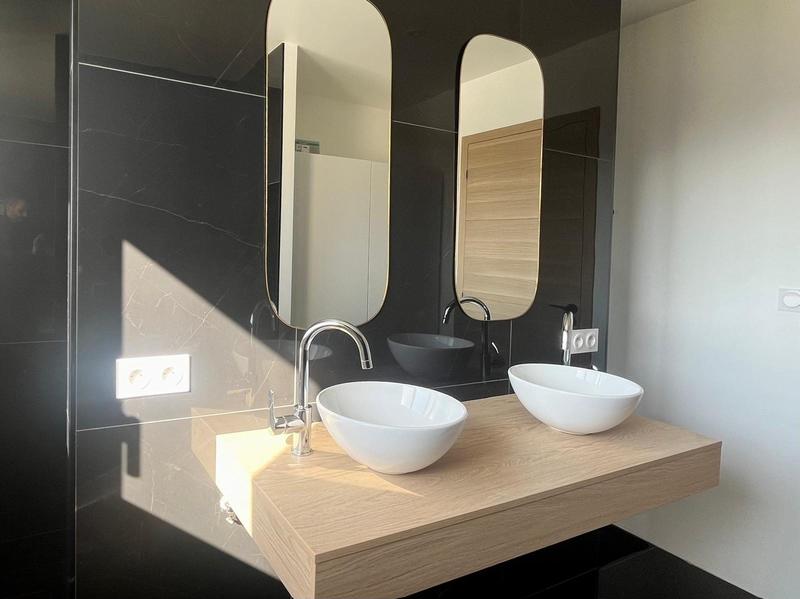 Maison contemporaine - 202 m² - 10 pièces