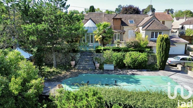 Maison - 210 m² - 8 pièces