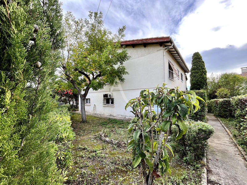 Maison - 141 m² - 8 pièces