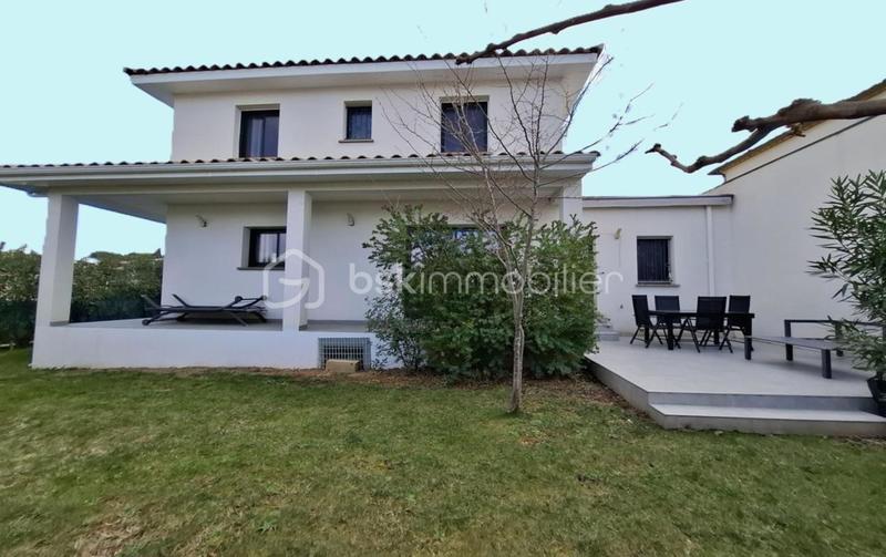 Maison traditionnelle - 156 m² - 6 pièces