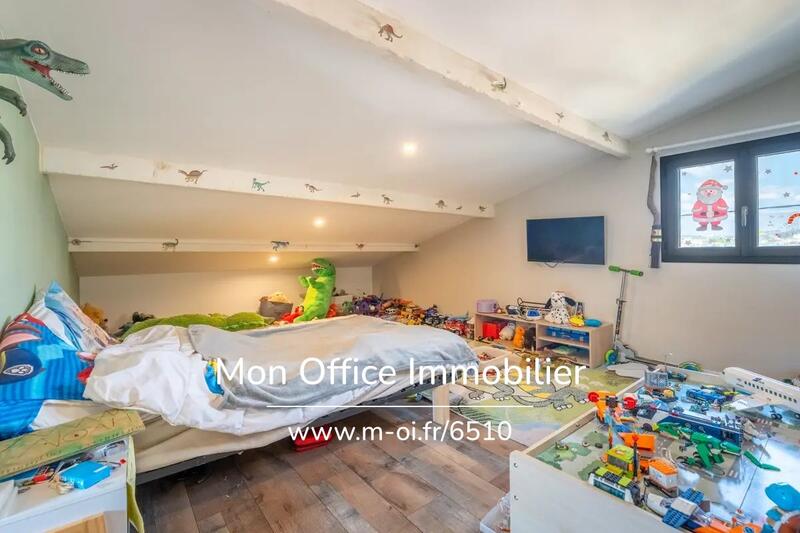 Maison - 210 m² - 7 pièces