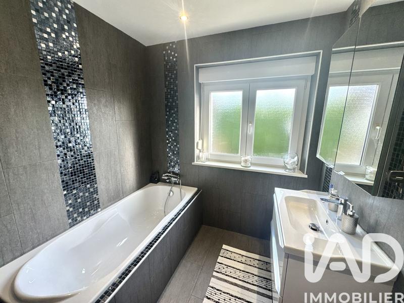 Maison - 181 m² - 6 pièces