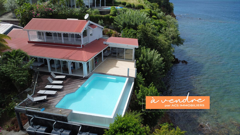 Maison - 225 m² - 8 pièces