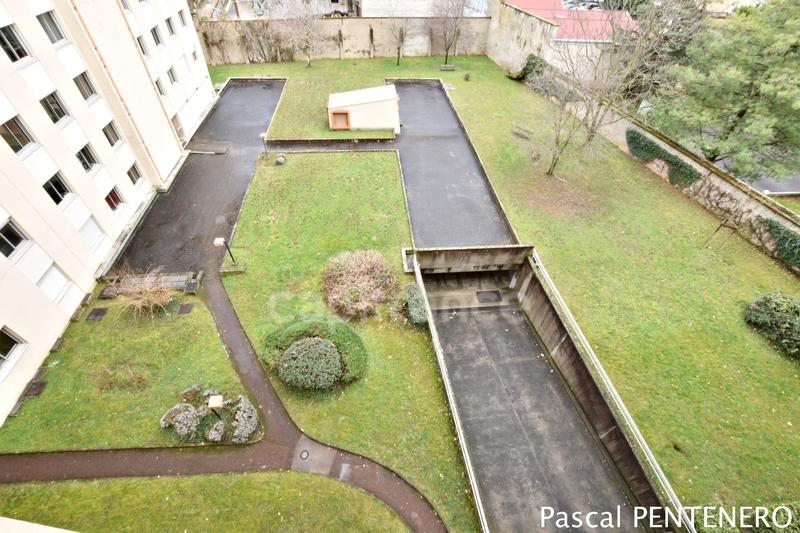 Appartement - 99 m² - 4 pièces
