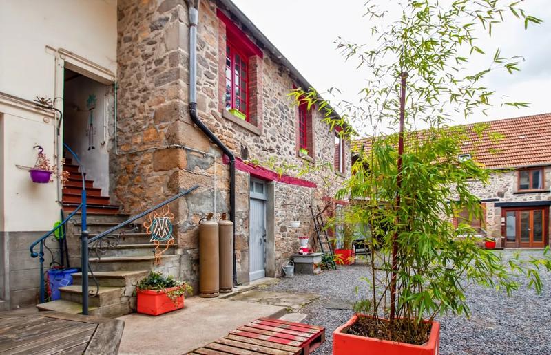 Maison - 270 m² - 6 pièces