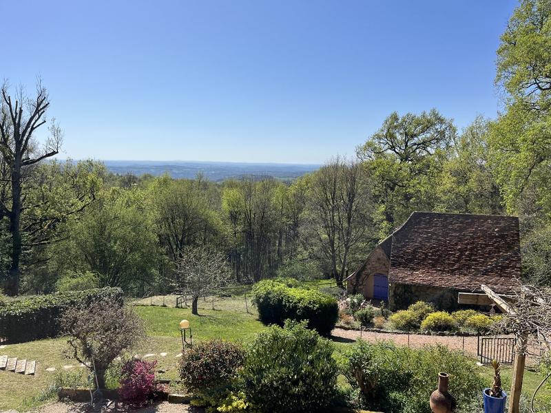 Propriété - 250 m² - 11 pièces