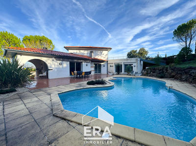 Maison - 196 m² - 5 pièces