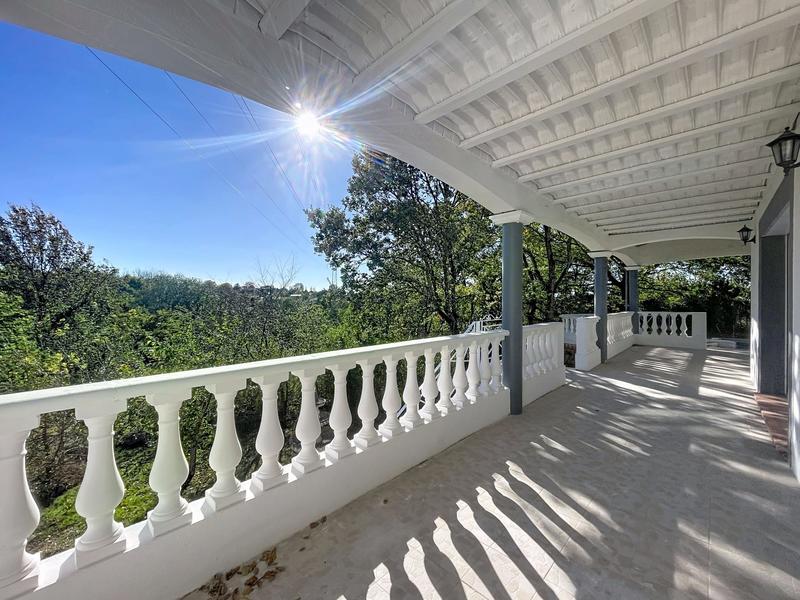 Maison - 200 m² - 6 pièces