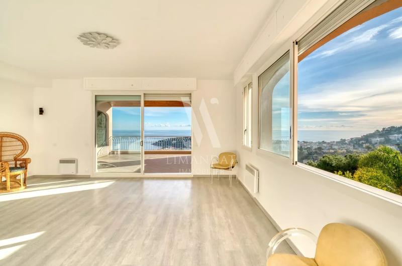 Appartement - 111 m² - 4 pièces