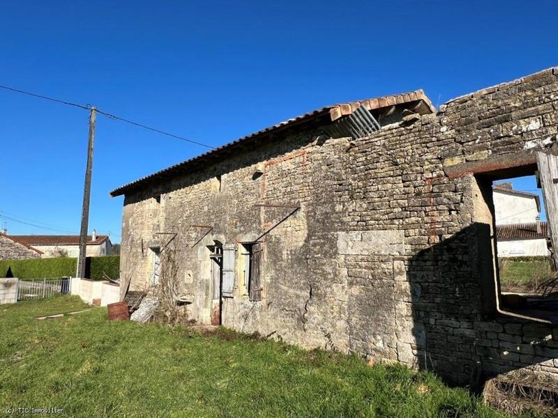 Maison en pierre - 1 859 m² - 4 pièces