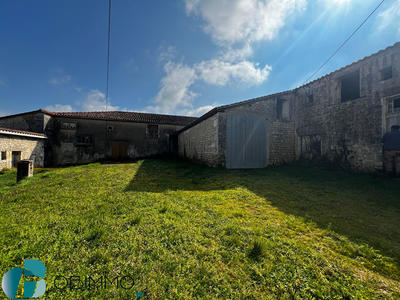 Maison - 284 m² - 10 pièces