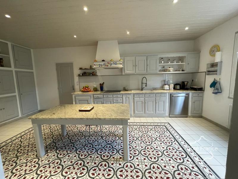 Villa - 187 m² - 7 pièces