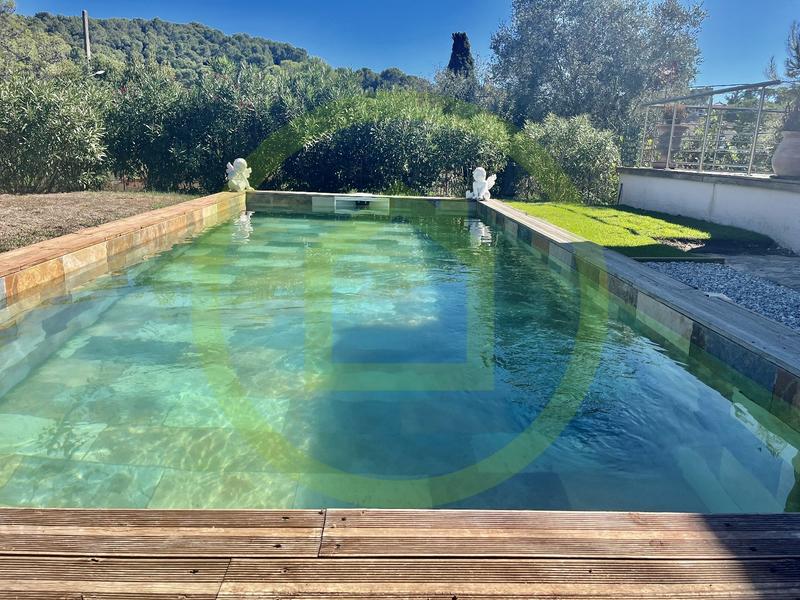 Maison - 96 m² - 4 pièces