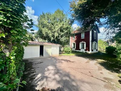 Maison - 96 m² - 4 pièces