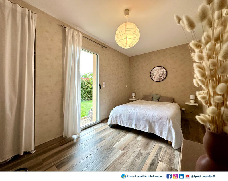 Maison - 225 m² - 7 pièces