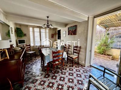 Maison - 140 m² - 7 pièces