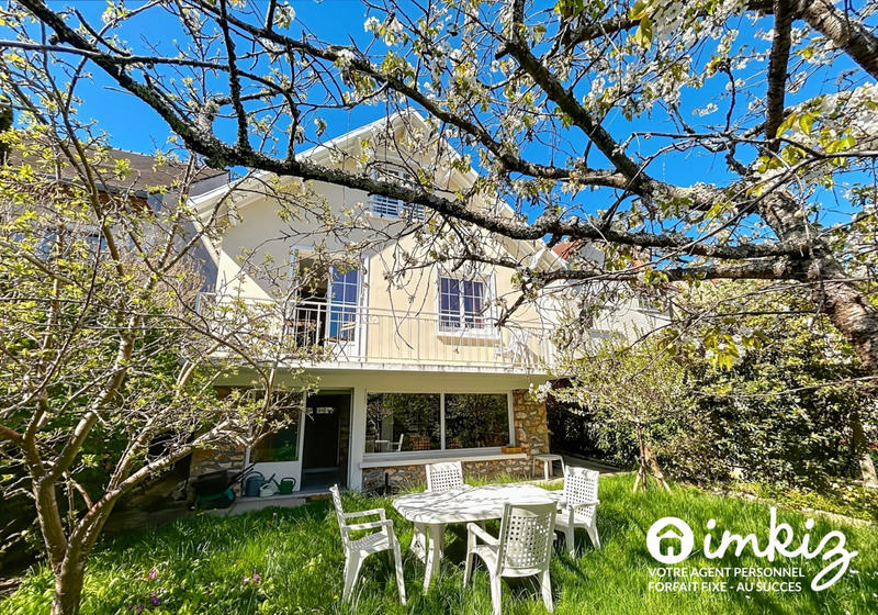 Maison - 231 m² - 7 pièces