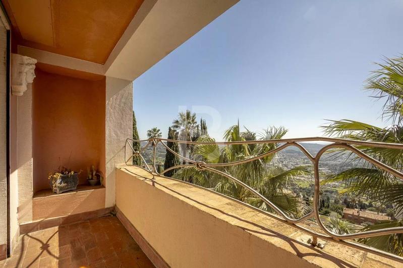 Maison - 322 m² - 10 pièces