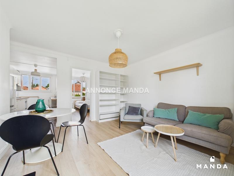 Chambre - 10 m² - 4 pièces