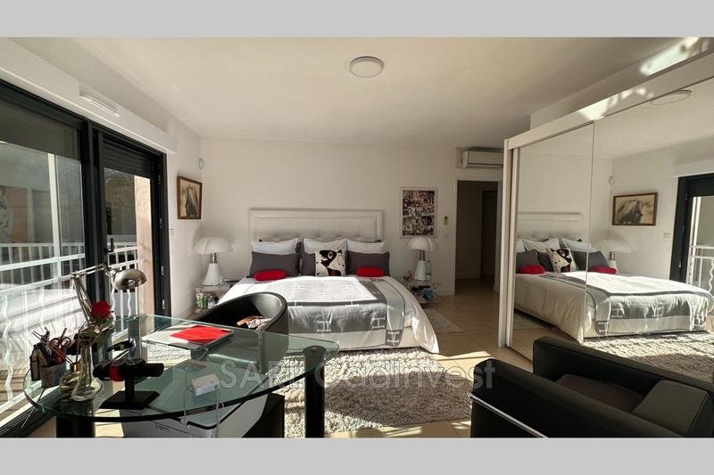 Maison - 380 m² - 8 pièces