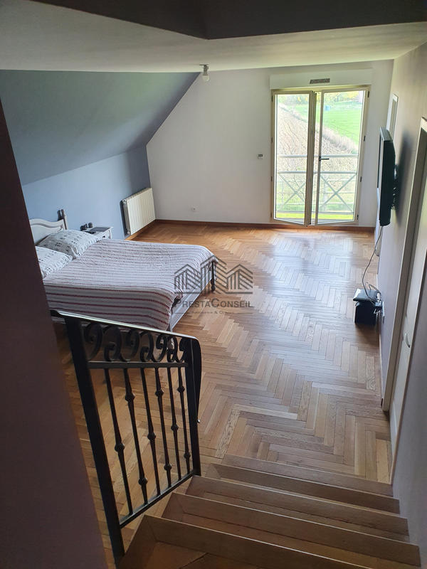 Maison - 200 m² - 6 pièces