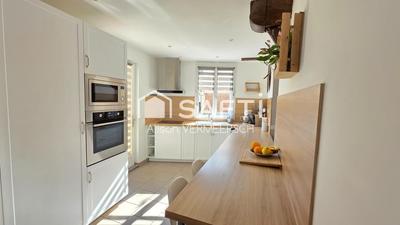 Maison - 121 m² - 5 pièces