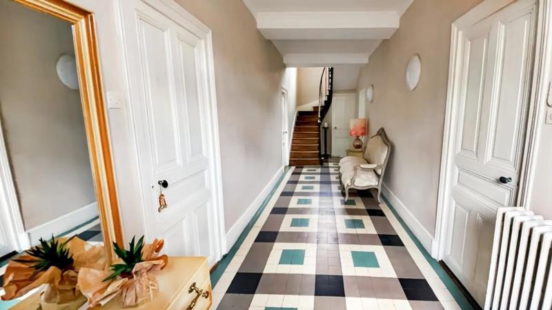 Maison bourgeoise - 230 m² - 9 pièces