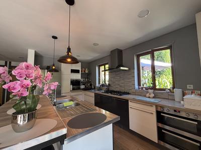 Maison - 97 m² - 3 pièces