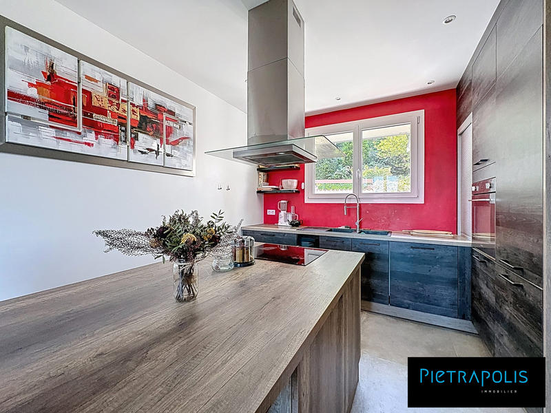 Maison ancienne - 205 m² - 6 pièces