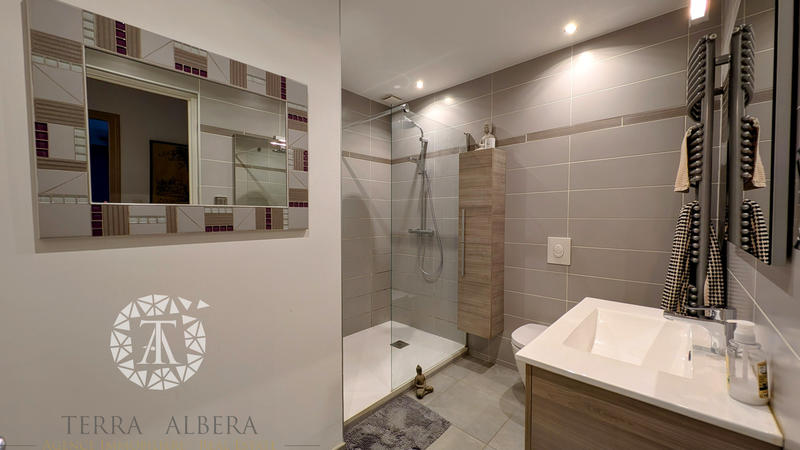 Villa - 308 m² - 12 pièces