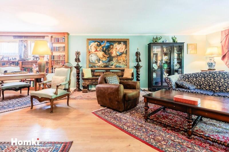 Appartement - 184 m² - 6 pièces