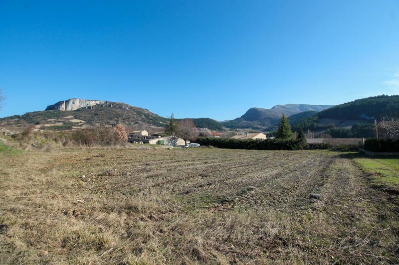 Terrain constructible - 1 280 m²