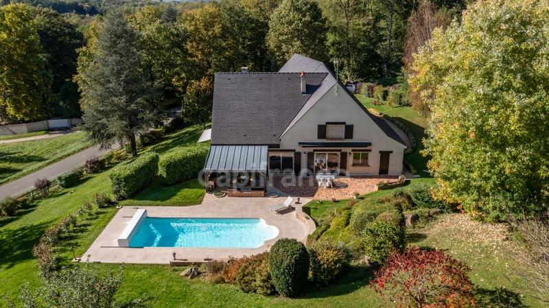 Maison - 300 m² - 10 pièces