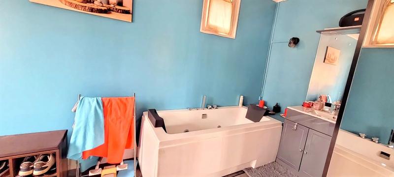 Maison - 230 m² - 14 pièces