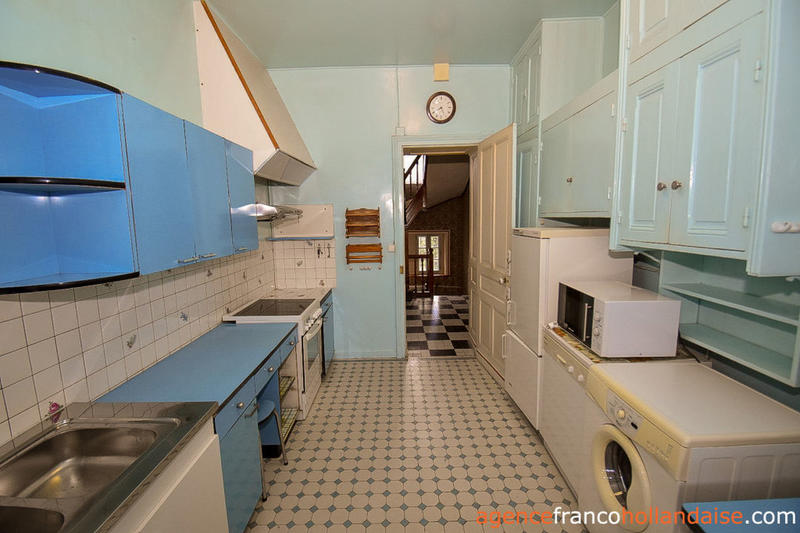 Maison - 282 m² - 9 pièces