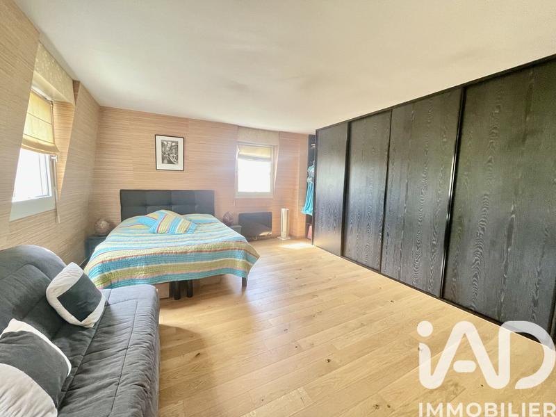 Maison - 213 m² - 8 pièces