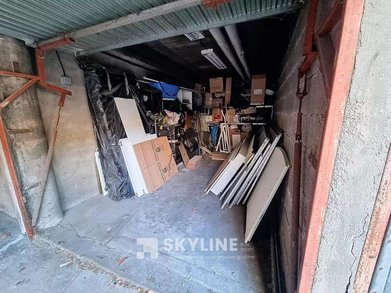 Parking / Garage - 10 m²