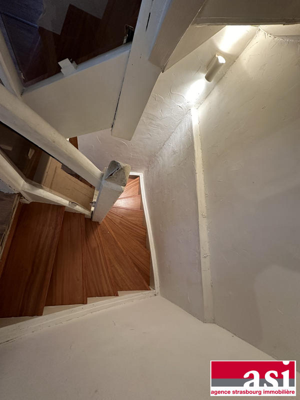 Maison traditionnelle - 117 m² - 4 pièces