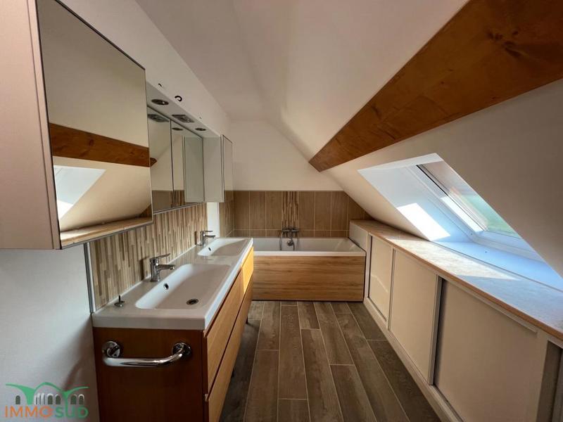 Pavillon - 130 m² - 5 pièces