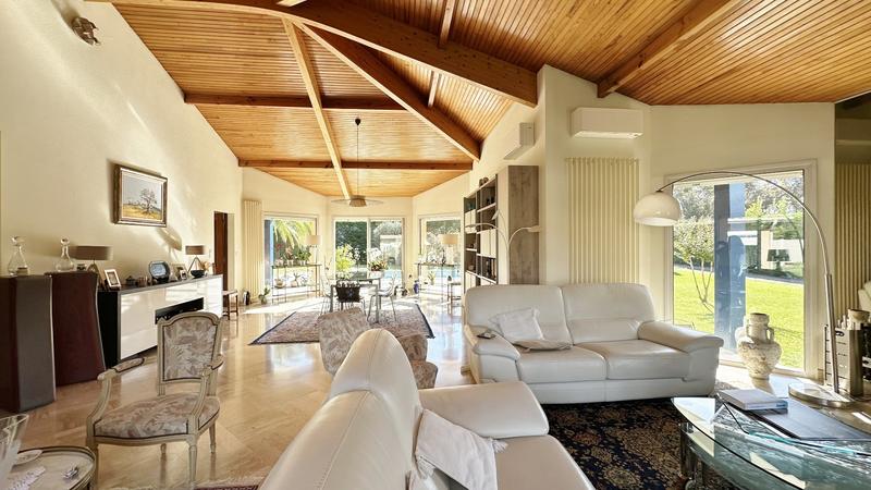 Maison contemporaine - 220 m² - 9 pièces