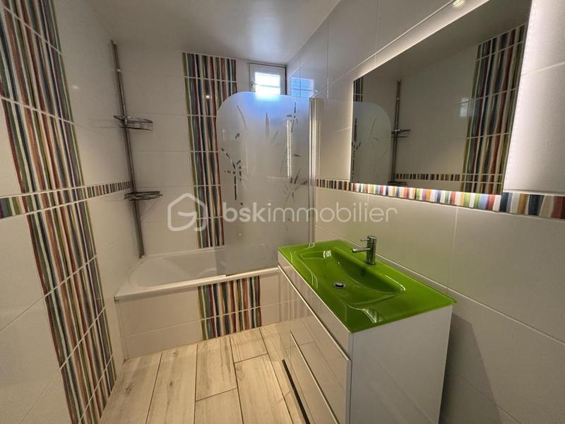 Maison - 92 m² - 5 pièces