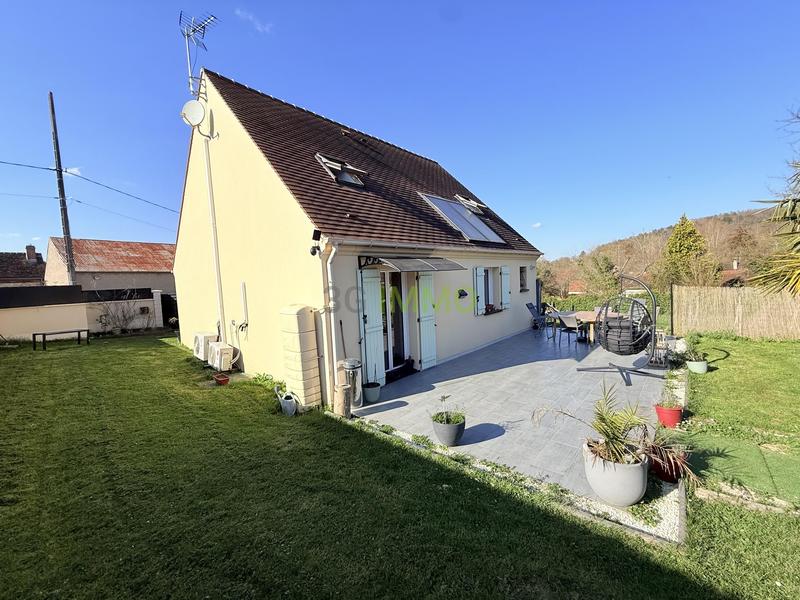 Maison - 90 m² - 5 pièces
