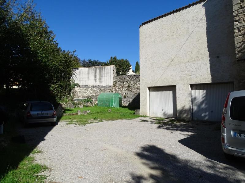 Maison - 410 m² - 2 pièces