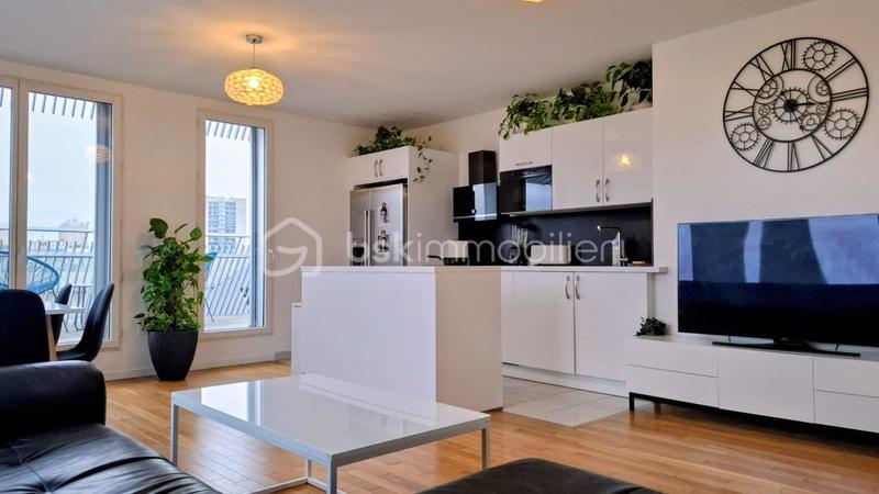 Appartement - 97 m² - 5 pièces