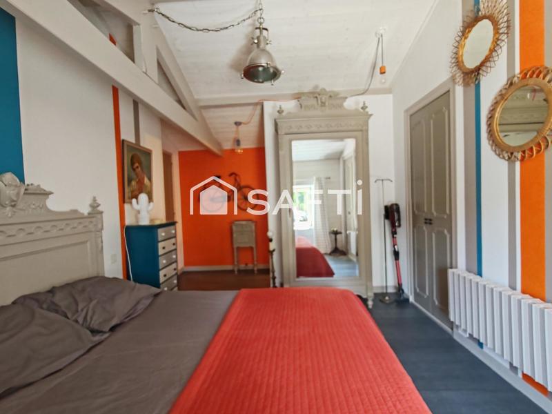 Maison - 249 m² - 8 pièces