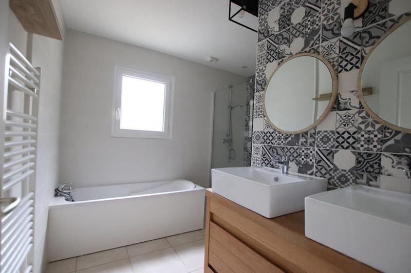 Maison - 210 m² - 7 pièces