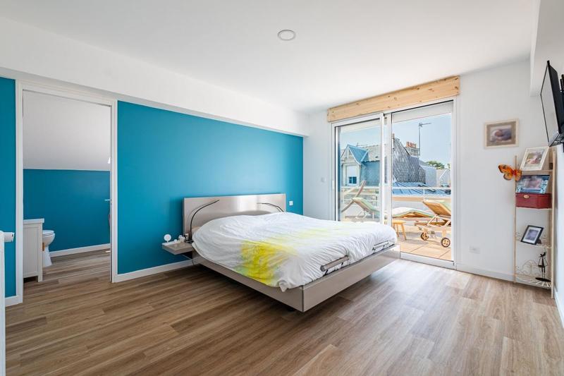 Maison - 260 m² - 9 pièces