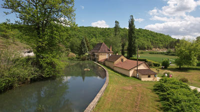 Maison - 279 m² - 9 pièces